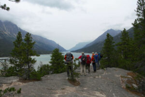 Canada Yukon séjour chercheur d'or chilkoot randonnée montagnes nature foret arbre eau voyage o-nord