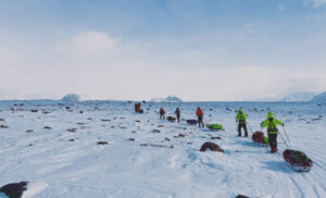 Norvège Spitzberg Longearbyen Newtontoppen Svalbard séjour expédition sommet groupe roches hiver voyages o-nord