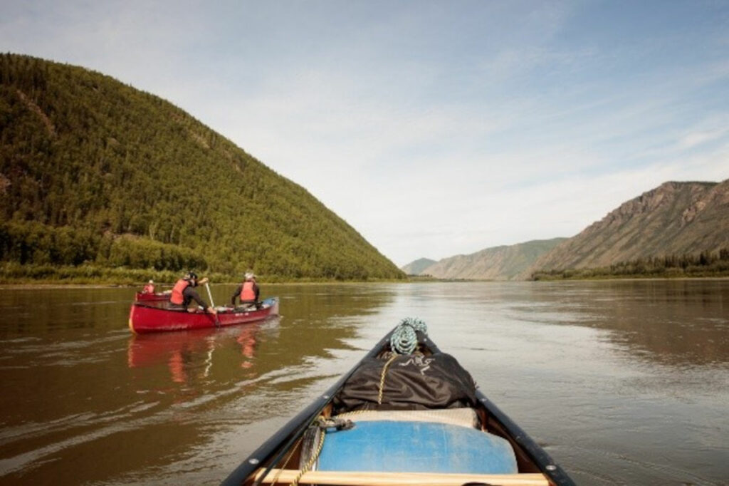 Canada Yukon séjour esprit canoë nature foret rivière Teslin foret paysage montagne voyage o-nord