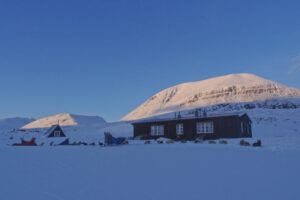 Suède Laponie Kiruna séjour chiens traîneaux husky motoneige safari neige chalet hiver voyages o-nord