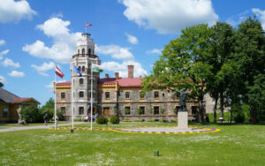 Lettonie Sigulda Château Pays Baltes Espaces verts voyage durable train O-Nord