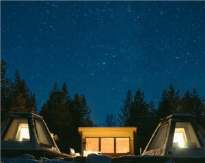 Suède Laponie Gunnarsbyn Aurora Safari Camp Loundge Lapland Cone Relaxation détente étoiles ciel hiver glace Séjour Insolite Voyage O-Nord