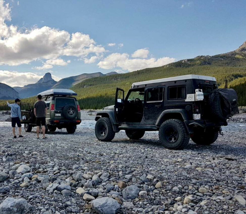Canada Alberta aventure excursion cascade jeep 4x4 voiture paysage roches canadiennes voyage o-nord