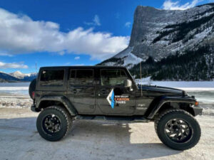 Canada Alberta aventure excursion jeep 4x4 route voiture paysage roches canadiennes voyage o-nord