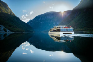 Norvège Fjord Tours Sognefjord croisière bateau Panorama Paysage Vue Nature Soleil Aventure Circuit Voyage O-Nord
