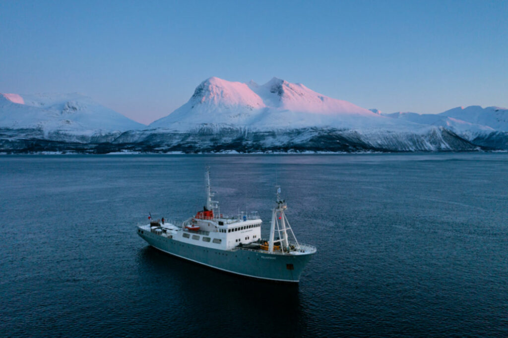 Arctique Norvège Joyaux Printemps séjour Croisière Expédition Polarfront Bateau Neige Montagnes Mer Voyage O-Nord