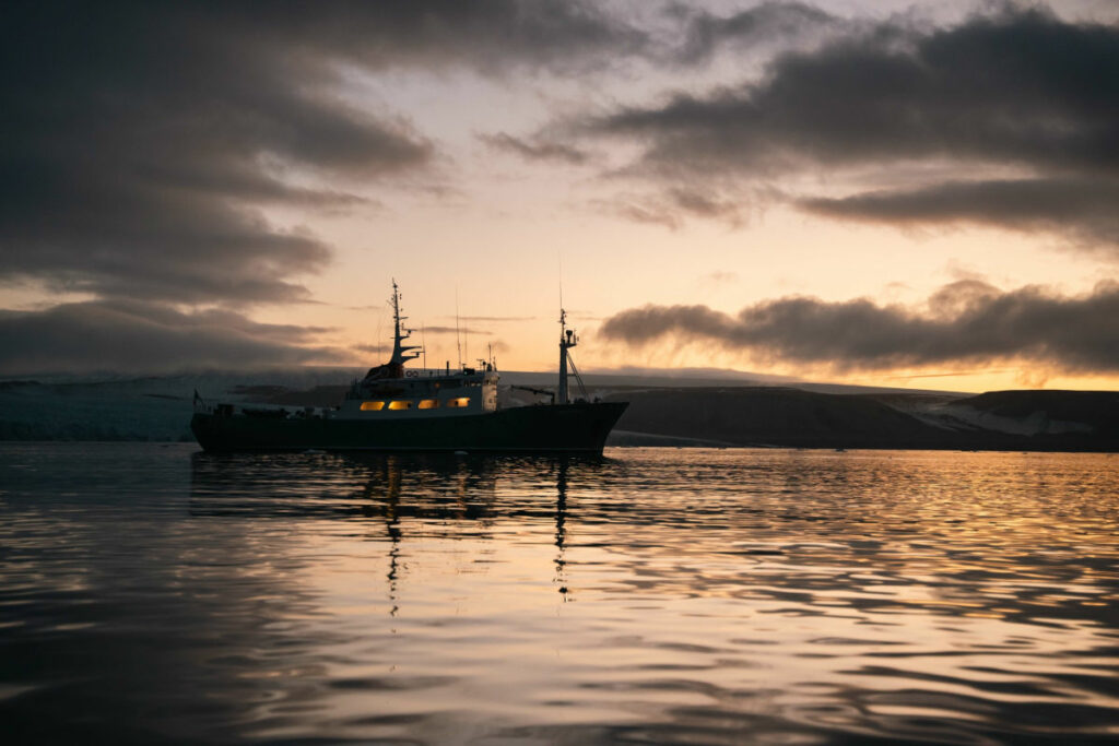Arctique Spitzberg Lumières Automne séjour Croisière Expédition Polarfront Bateau Navigation Voyage O-Nord