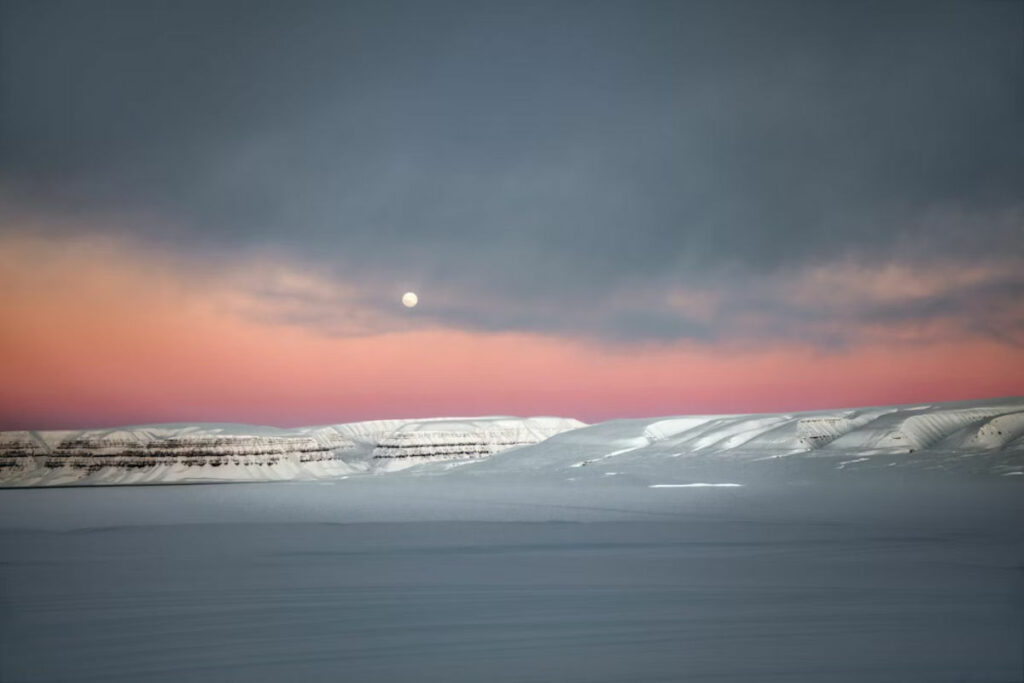Spitzberg Arctique Soleil de minuit Paysage Panorama Croisière Polarfront Voyage O-Nord