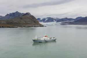 Arctique Spitzberg Svalbard Soleil séjour Croisière Expédition Polarfront Bateau navigation Voyage O-Nord