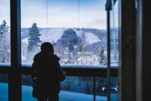 Finlande Tahkovuori Tahko Spa Hotel Vuori intérieur vue piste ski neige hiver design classe épuré décoration hébergement voyage o-nord