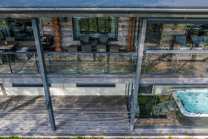 Finlande Laponie Ruka Villa Rinnekaltio Séjour Hébergement Luxe Nature Extérieur Jacuzzi Salon Balcon Espace Bois Design Voyage O-Nord