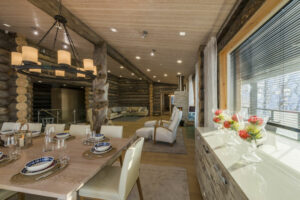 Finlande Laponie Ruka Villa Rinnekaltio Séjour Hébergement Luxe Nature Intérieur Bois Charme Décoration Table Design Salle Hiver Voyage O-Nord