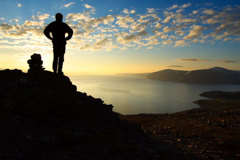 Norvège Finnmark Soleil Minuit Montagnes Panorama Voyages sur-mesure O-Nord