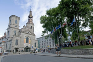 Canada Merveilles Québec Ville Cathédrale Drapeau Visite Découverte Culture Excursion Nature Voyage O-Nord