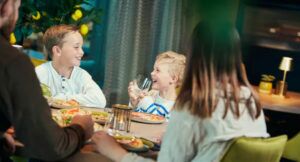 Norvège Séjour Riddergaarden Mountain Lodge Restaurant Casa Montagna Repas Enfants Famille Voyage O-Nord