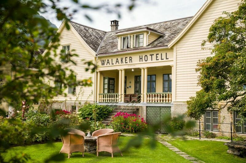 Norvège Solvorn Walaketr Hotell Jardin Façade Voyages sur-mesure O-Nord
