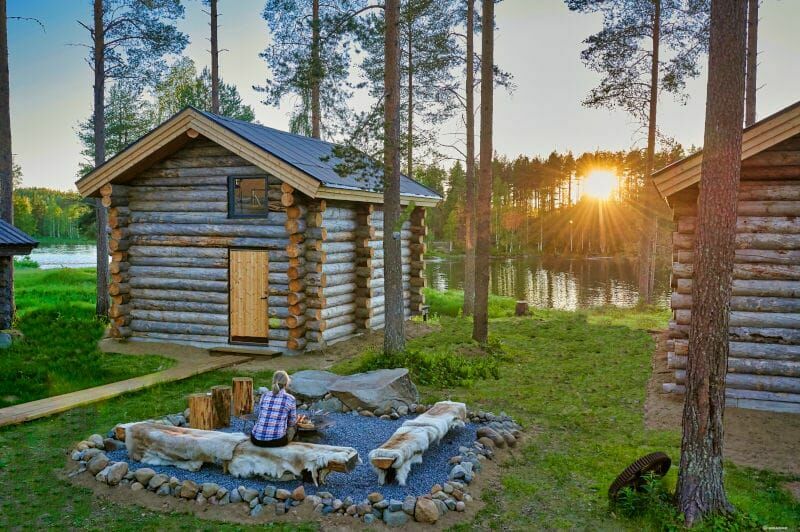 Suède Laponie Gunnarsbyn Arctic Retreat Chalet Bois Coucher de soleil Paisible Eté Détente Voyages Sur-Mesure O-Nord
